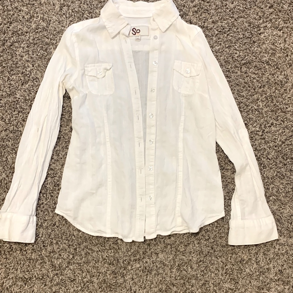 Brand is So, color is white and size is L